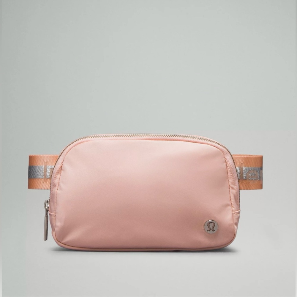 Lululemon Everywhere Belt Bag 1L